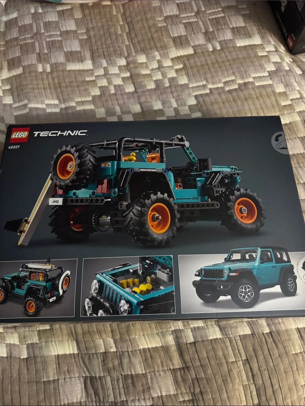 LEGO Technic Jeep Wrangler Builder Set - Teal and Orange